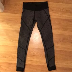 Vimmia snakeskin leggings